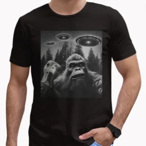 Funny Bigfoot & Turkey UFO Selfie Shirt Alien Thanksgiving Tee
