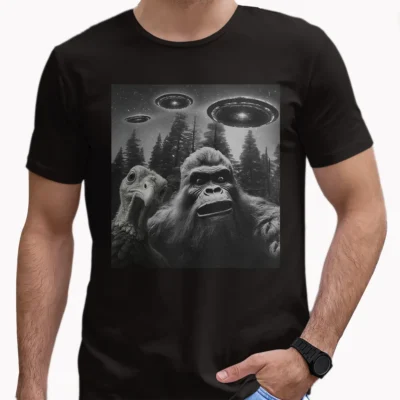 Funny Bigfoot & Turkey UFO Selfie Shirt Alien Thanksgiving Tee
