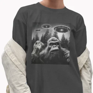 Funny Bigfoot & Turkey UFO Selfie Shirt Alien Thanksgiving Tee