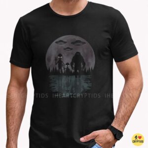 Bigfoot Alien Family UFO Full Moon Reflection Cryptid Shirt