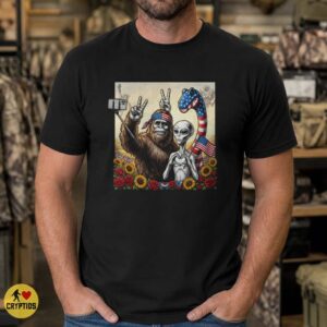 Bigfoot Alien Loch Ness Monster 4th of July Selfie Patriotic American Flag Shirt