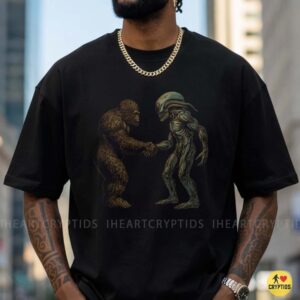 Bigfoot And Xenomorph Handshake Funny Cryptid Alien Movie T-Shirt 9 Bigfoot And Xenomorph Handshake Funny Cryptid Alien Movie Shirt