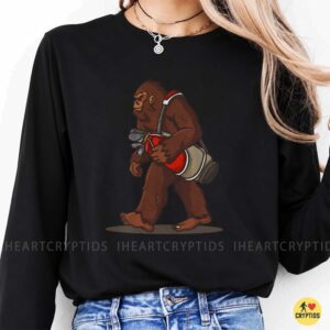 Bigfoot Carrying Golf Bag Funny Cryptid Golfer Gift Shirt
