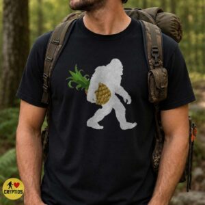 Bigfoot Carrying Pineapple Funny Sasquatch Silhouette Cryptid Shirt