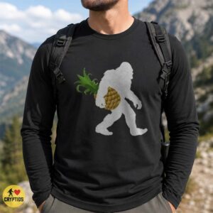 Bigfoot Carrying Pineapple Funny Sasquatch Silhouette Cryptid Shirt
