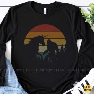 Bigfoot Vs Unicorn Retro Sunset Vintage Mythical Creatures Funny Shirt