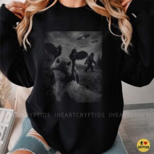 Cow Bigfoot UFO Alien Encounter Funny Shirt