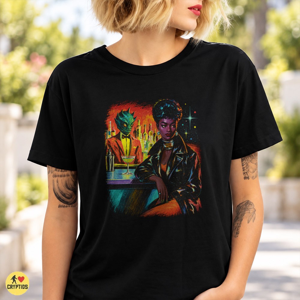 Alien Bartender Retro 1950s Afrofuturist Sci-Fi Lounge T-Shirt 2 Alien Bartender Retro 1950s Afrofuturist Sci-Fi Lounge Shirt