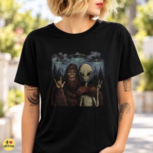 Bigfoot & Alien Best Friends Vintage UFO Funny T-Shirt 5 Bigfoot & Alien Best Friends Vintage UFO Funny Shirt