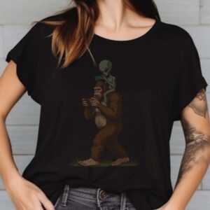 Bigfoot & Alien Playing Nintendo Switch T-Shirt 6 Bigfoot & Alien Playing Nintendo Switch Shirt