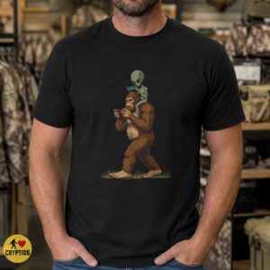 Bigfoot & Alien Playing Nintendo Switch T-Shirt 9 Bigfoot & Alien Playing Nintendo Switch Shirt