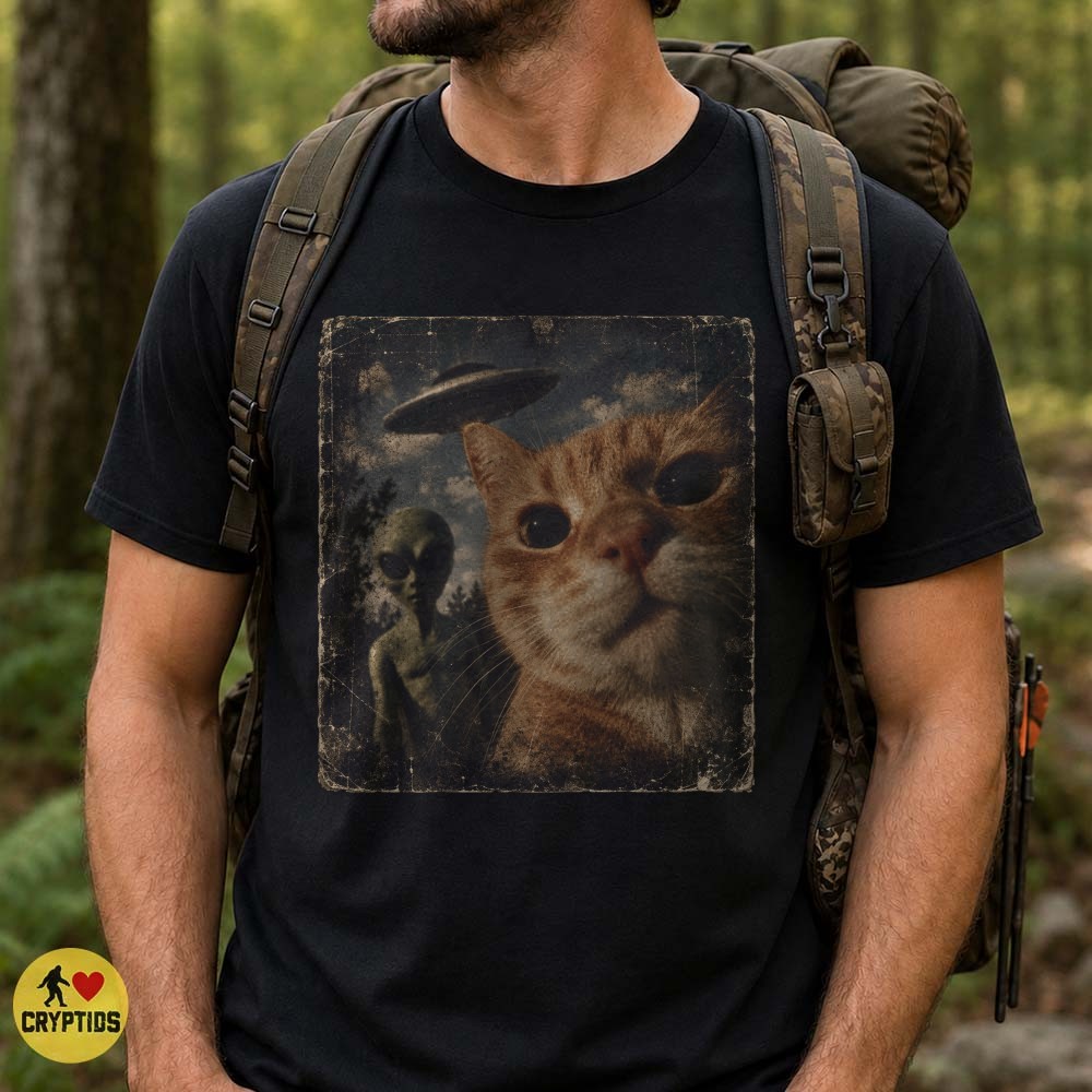 Funny Alien Cat UFO Selfie Vintage Paranormal T-Shirt 4 Funny Alien Cat UFO Selfie Vintage Paranormal Shirt