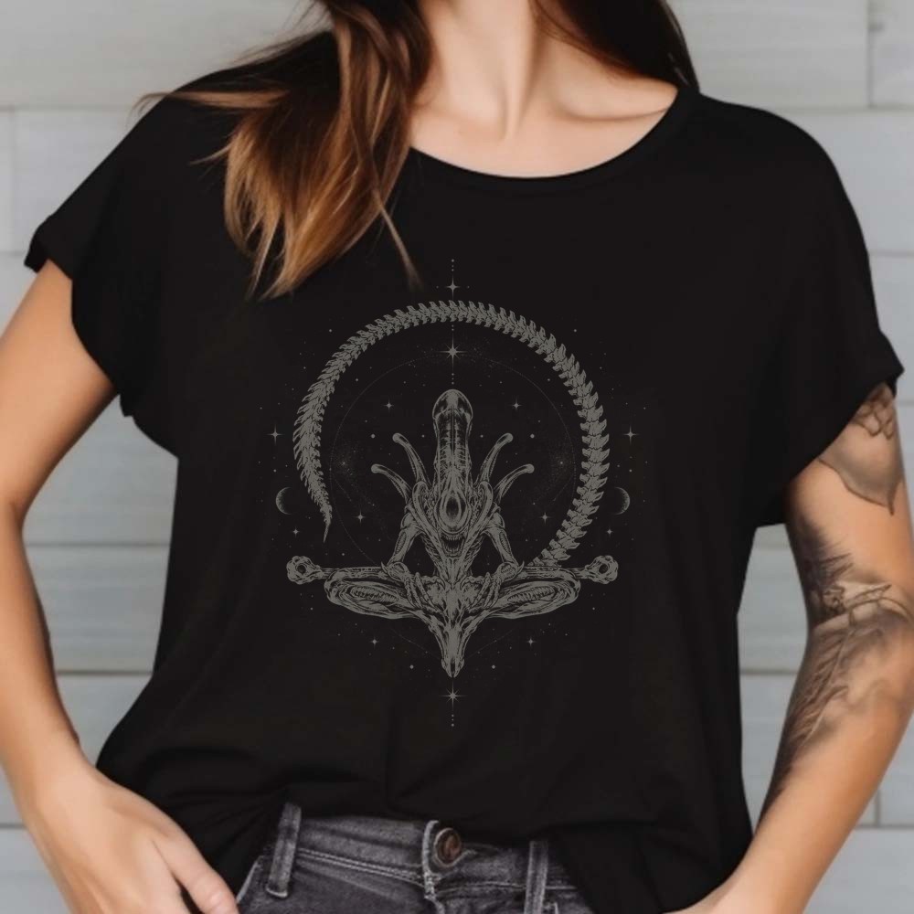 Xenomorph Alien Skull Vintage Gothic Sci-Fi T-Shirt 2 Xenomorph Alien Skull Vintage Gothic Sci-Fi Shirt
